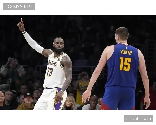 约基奇对抗霍福德防守失准 关键时刻未能逆转局势 约基奇对抗霍福德防守失准 关键时刻未能逆转局势